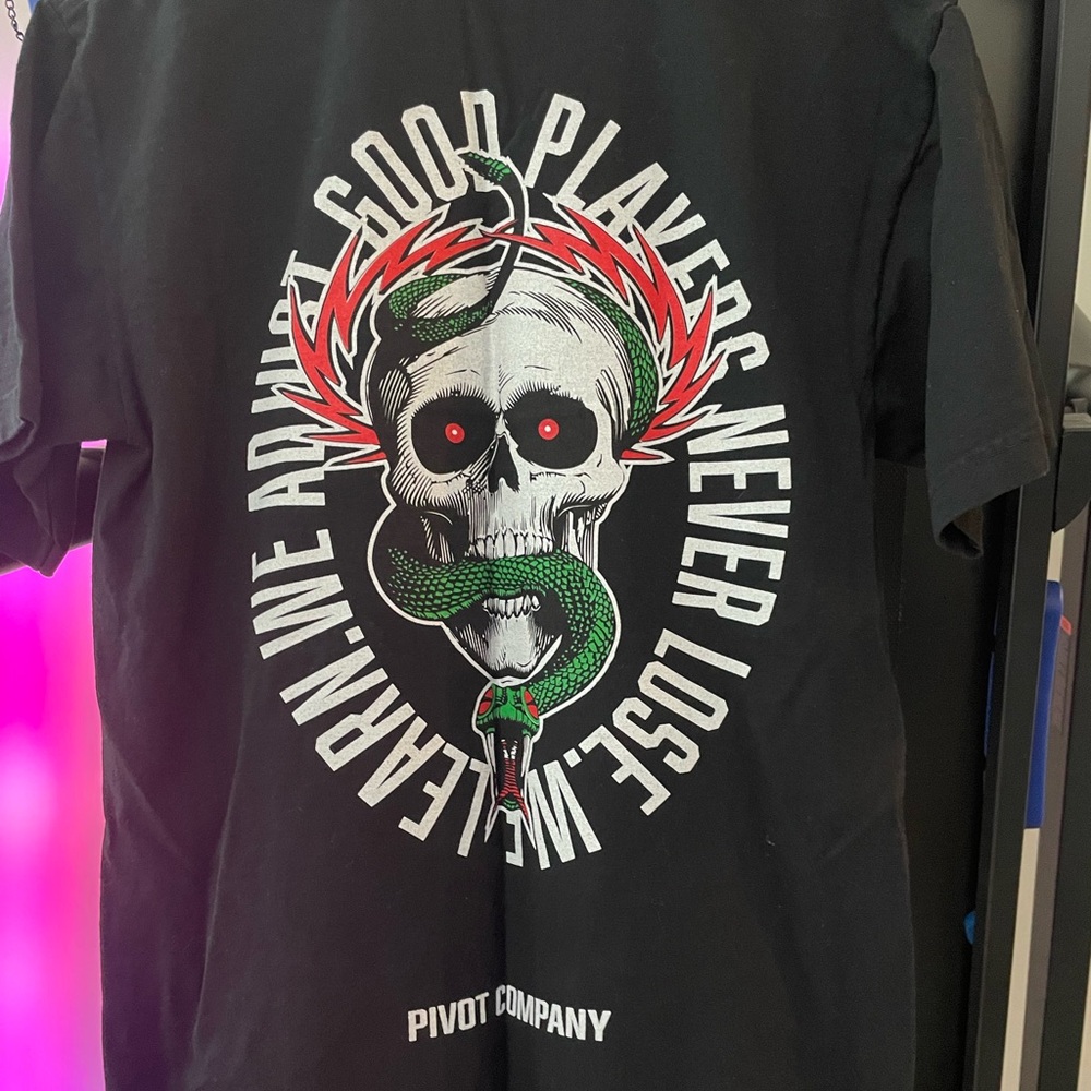 Unisex Pivot Gym Tee